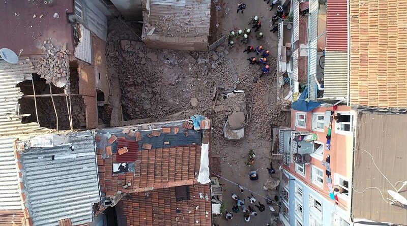 Son dakika İstanbul da Bir Bina Çöktü Çok Sayıda Ekip Olay Yerinde Son dakika İstanbul da Bir Bina Çöktü Çok Sayıda Ekip Olay Yerinde